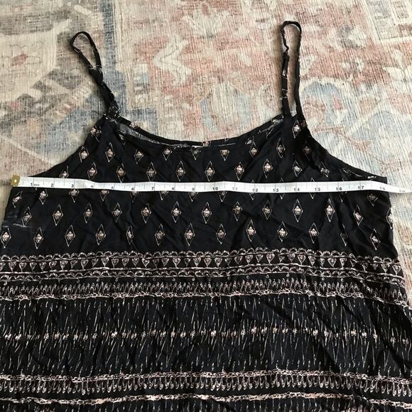 Mudd Strappy Cropped Top - Size Medium - NWT - Picture 4 of 6